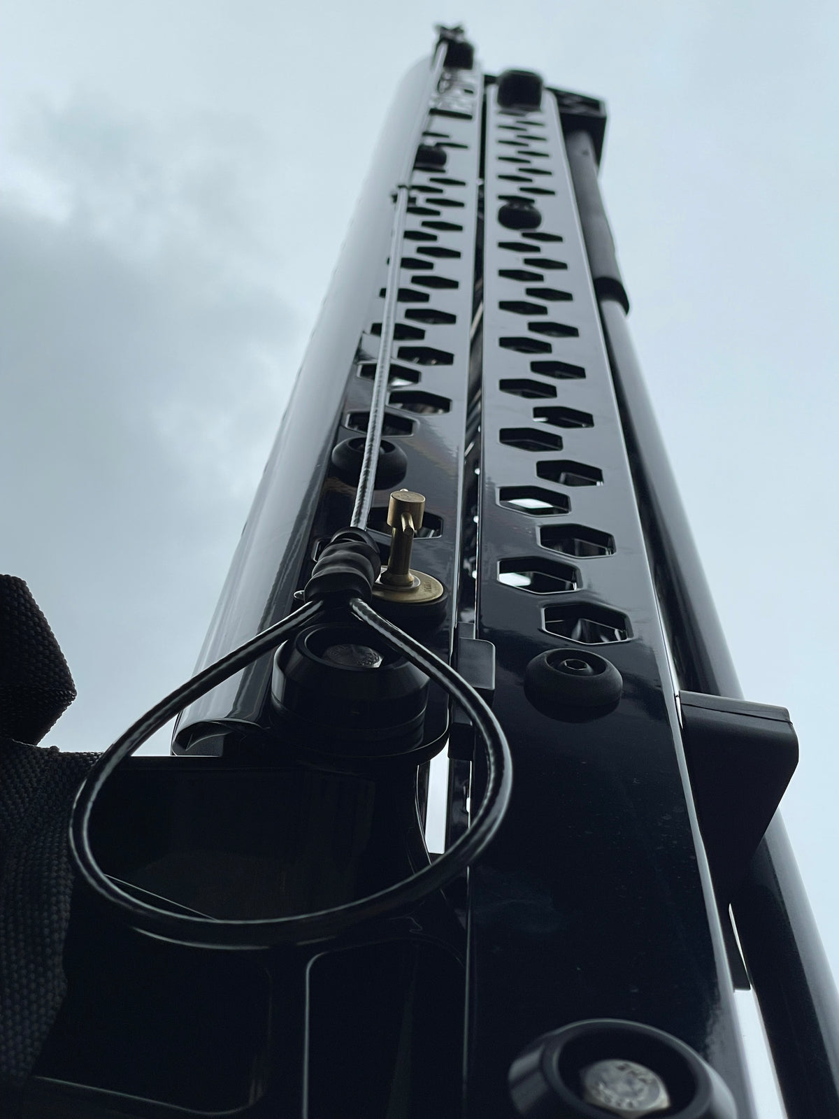 SEAL Shallow-Water Emergency Assisted Lift